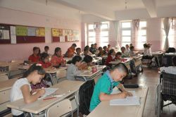 Yasağın kısmen kalktığı Silopi'de öğrenciler eğitime başladı