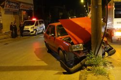 Otomobil beton direğe çarptı: 1 yaralı