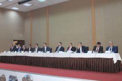 Bakanların toplantısında çiftçilerden kesinti tepkisi video foto