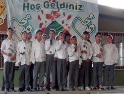 Lise ve ilkokul öğrencilerinden Kutlu Doğum etkinliği