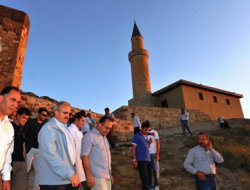 Vanlılar Teravih Namazlarını Türkiye'nin En Yüksek Camii'nde Kılacak
