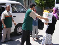 Ramazan Arifesinde 400 Aileye Gıda Paketi