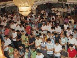 İlk Teravih Namazı'nda Camiler Dolup Taştı