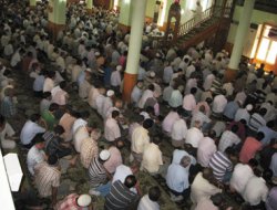 Mersin'de Ramazanın İlk Cumasında Camiler Doldu