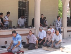 Van'da Camiler Doldu Taştı