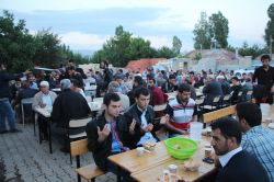 HÜDA PAR’dan Karlıova'da iftar yemeği