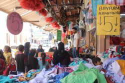 Esnaf bayramı iple çekiyor