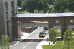 ABD’de hava üssüsünde silahlı saldırgan alarmı