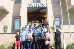 TEOG’ta başarı elde eden öğrencilere hediye verildi