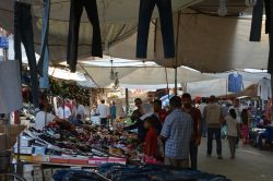 Dar gelirli aileler bayram pazarına yöneliyor foto