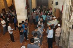 Tarsus’ta Sakal-ı Şerif’e yoğun ilgi foto