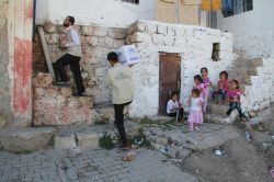 IHO-EBRAR’dan Midyatlı fakirlere gıda yardımı foto