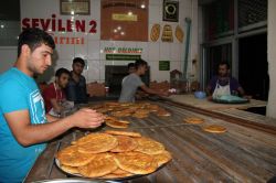 Diyarbakır'da fırıncıların bayram çöreği mesaisi başladı foto