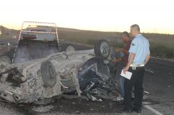 Şanlıurfa-Adıyaman yolunda otomobil biçerdövere arkadan çarptı: 1ölü foto