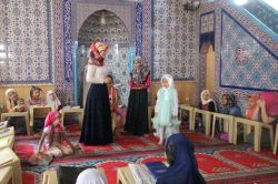 Bir haftada Kur’an’a geçen küçük Elif’e taç giydirildi