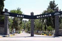 Mezarlıkta bir erkek cesedi bulundu