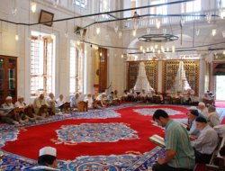 İstanbul'da Camilerde Mukabele Coşkusu Var