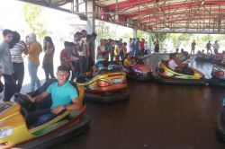 Mersinli çocuklar bayramda lunaparklara akın ettiler foto