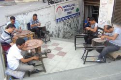 Gaziantep’te unutulmaya yüz tutmuş bakır işlemeciliğine ilgi artıyor foto