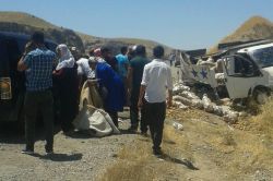 Hasankeyf'te devrilen kamyonette 3 kişi yaralandı foto