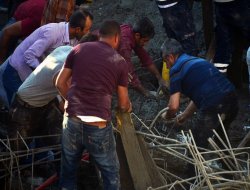 Înşaata mizgeftê hilweşiya: 1 mirî