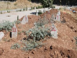 Cenazeyên PKKyiyan li goristana bêkesan hatin binaxkirin.