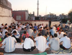 Adana İhya Der'de İftar Coşkusu