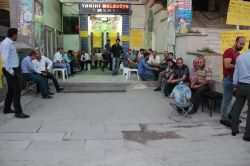 Van esnafından belediyeye pankartlı protesto