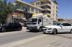 İki otomobil kafa kafaya çarpıştı:2 yaralı