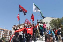 Şanlıurfa’da darbe protestoları devam ediyor