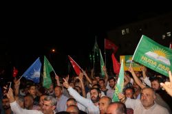 Midyat’ta darbeciler telin edildi foto