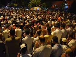 Halk darbecilere en güzel cevabı vermiştir