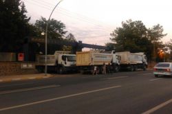 Siverek’te Topçu Alayı'nın kapıları iş makineleri ile kapatıldı