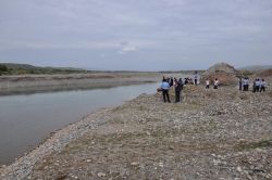 Serinlemek için çaya giren 2 çocuk boğuldu