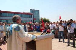 YYÜ akademisyenleri darbe girişimini protesto etti