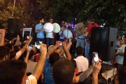 Muş halkı nöbetini ihmal etmiyor