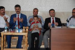 Diyarbakır Valisi darbecilerin katlettiği polisin taziyesine katıldı foto