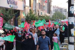 Van halkı darbe girişimine tepki için yürüdü