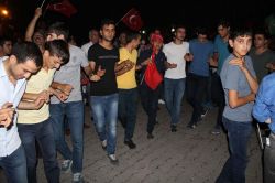 Siirt’te darbe karşıtı nöbet coşkuyla devam ediyor foto