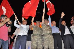 Batman’da darbe nöbetinin yedinci gününde devlet-millet elele video foto