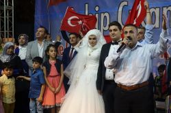 Gelin ve Damat ‘Darbeye hayır’ dediler