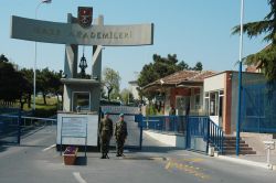 Harp akademilerine büyük operasyon