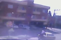 Ceylanpınar'da dikkatsiz araç sürücüsü kazaya neden oldu foto