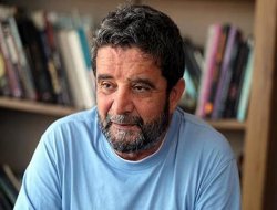 Zaman Gazetesinin eski yazarlarından Mümtazer Türköne gözaltına alındı