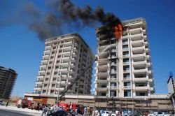 10 katlı binada çıkan yangın korkuttu