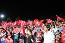 “Bizi meydanlarda tutan imandır”