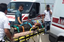 İşçi taşıyan traktör devrildi: 4 ağır yaralı