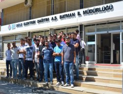 Karker ji bo hevalên xwe yên ku ji kar hatine derxistin çalakî li dar xistin