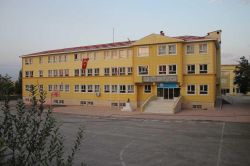 FETÖ dershanesinin malzemeleri resmi kurumlara dağıtıldı