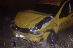 Araç ineğe çarptı: 1 ölü 1 yaralı